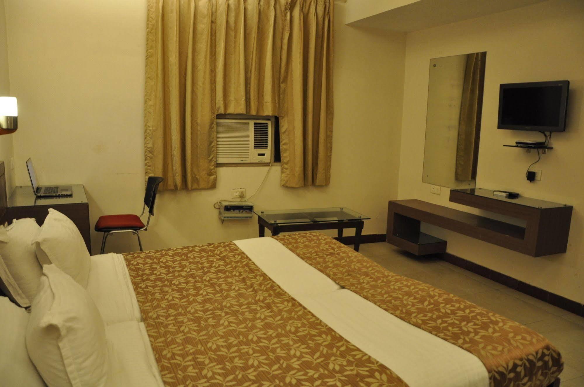 Hotel Crystal Retreat Агра Екстер'єр фото